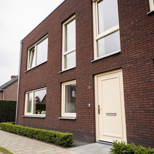 Kunststof kozijnen aan de voorgevel van een woning in IJsselstein